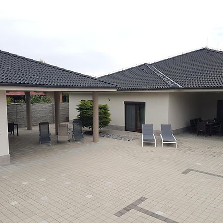 Ferienwohnung Vila Lexus Veľký Meder Exterior foto